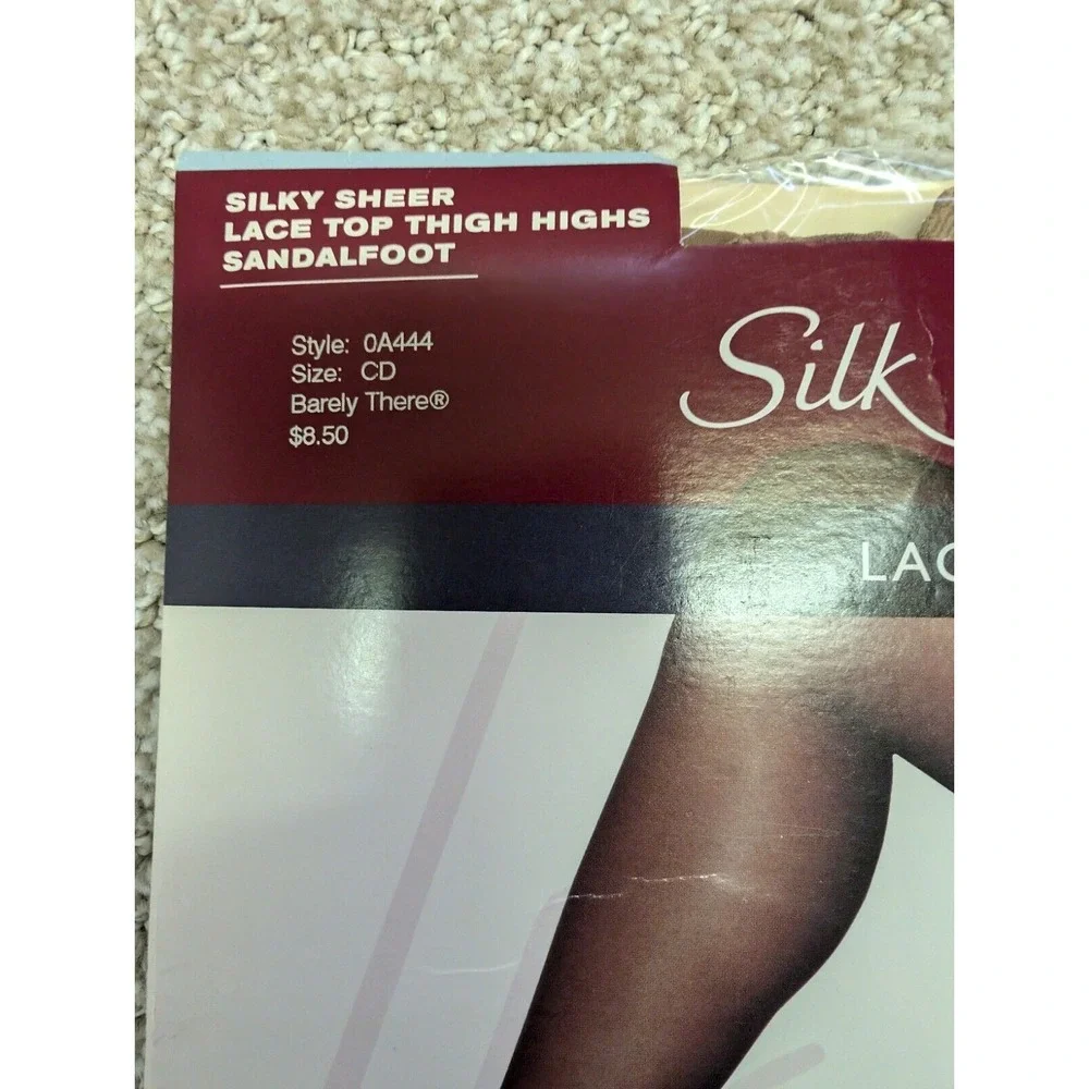 Hanes Silk Reflections Lace Top Thigh Highs Barley There Sandlefoot Size CD